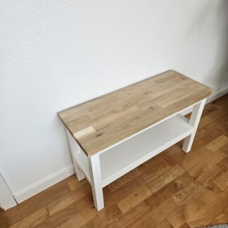 Bænk med topplade af massiv egetræ